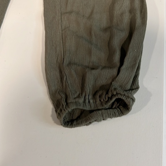 BLUE IVY by KC Olive Green Jumpsuit elastic at ankles size small - Picture 7 of 10